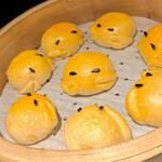 仁修樓 - ◎セコ蟹型のパン生地の中に七谷鴨の卵を使ったカスタードクリームが入っている。