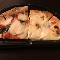 イタリアーナ エノテカ ドォーロ - ピッツアハーフ