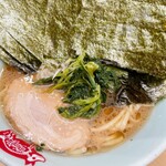 横浜ラーメン 町田家 - ラーメン＋海苔追加@840円