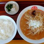 Chuukasoba Kuruma - 味噌ラーメン＆半ライス