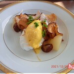 フランス料理 ヴォジュール - 洋梨と渋皮栗の自家製クレープ