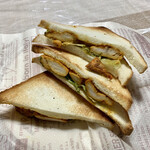 メゾン ムラタ - タンドリーチキンサンド ¥330