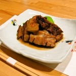 おいしゅうございます 北海道 - 当店名物料理！ハーブ豚の角煮。ホロッととろけてしまう柔らかい触感はやみつきに！