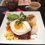 Aloha Table - お気に入りのジンジャーポークプレート♪
                        スープはカレー風味で、少しピリッとしておいしい(^-^)