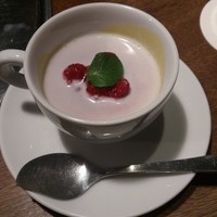 焼肉トラジ PARAM カレッタ汐留店 - マンゴープリン