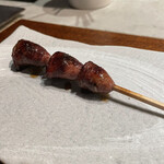 焼き鳥 うま中 - はつ