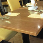 トラットリア フィオリトゥーラ - 201212　Fioritura　テーブル席は、こんな感じ