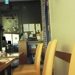 トラットリア フィオリトゥーラ - 201212　Fioritura　座席より（左手②）入口が見えます