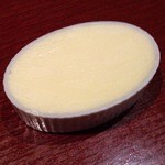 シェ・ミカワ - 1回目2012年12月25日おろしたての新品のバター。おいしい。