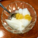 珍味楼 - セットの杏仁豆腐