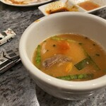 川崎名物 炭火焼肉 食道園 - 反則① コムタンにキムチを…