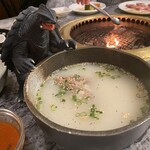 川崎名物 炭火焼肉 食道園 - コムタンスープ