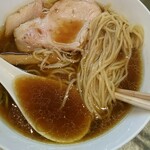 中華そば 深緑 - 麺、スープアップ  