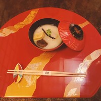 卓楽 - 聖護院大根の吉野仕立て　どんこ椎茸・栗麩・京菊菜・長ひじき・溶き辛子