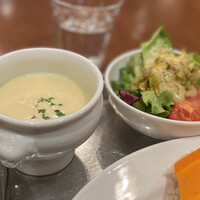 トラディシオン 日本橋 - 自家製ポタージュ、サラダもセット