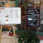パスタ・ココ - お店の外観です、メニューもお外にあります