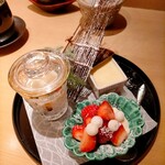 蓬左茶寮 - 里山の雪景色