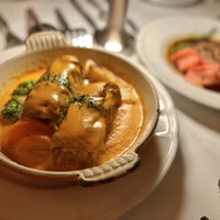 スンガリー 新宿東口本店 - ウクライナ風ロールキャベツ煮込みのトマトクリームソース