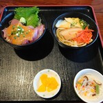 Resutoran Irie - 漁師丼とミニそばのセット。