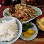 園春 - 肉野菜炒め定食920円