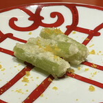 肉屋 雪月花 NAGOYA - ごぼうの葉の天ぷら カラスミかけ