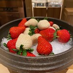 肉屋 雪月花 NAGOYA - 紅つつみ(愛西市)、白い宝石(佐賀県唐津)