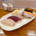 Sushi Maru - シマアジ、まぐろ、ヒラメ、えび、いくらほか