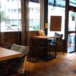 HAMBURGER DINER FLIP-FLOP - 店内は空間とれてる