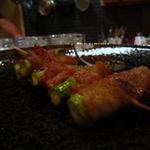 yakitori　鷆 - 巻き串（豚バラで巻いています）