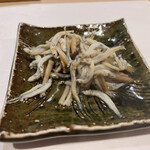 うを徳 - 琵琶湖の氷魚(鮎の稚魚)とえのきの山椒炊き