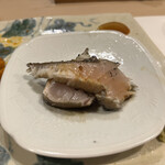 うを徳 - 伊勢鳥羽の鰆の藁焼き(ニンニク醤油)