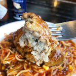 ツーロン - ハンバーグはとても柔らかくてジューシィー！
いまではブランド化されている「氷見牛」を使い、自然薯が入っているとのこと。