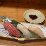 湖粋 - にぎり。醤油がハート形