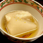 道人 - ⑥海老芋と丸大根 ～蟹料理が続くのでちょっと箸休め。あっさりした海老芋と丸大根の薄味仕立て。