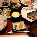 茂治 - 茂治定食1,000円ぽっきり