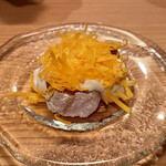 天現寺小野 - 干し柿の白和ミモレット添え