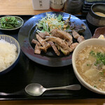 Hakata Ryouritaemon - 日替り 豚汁と豚の生姜焼きセット