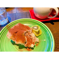 シャイニーアウル 表参道 - ケーキセット(チーズケーキ+ジャスミン茶)…¥1320 ★3.3