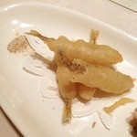 南翔饅頭店 - ワカサギのフリッター
      山椒塩添え