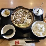 華 - 麻辣火鍋白スープ980円