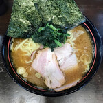 横浜家系ラーメン勝星家 - ラーメン大盛り