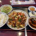 味府 中華居酒屋 - 鶏肉の中華味噌風炒め定食（780円）