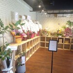 cafe 858 - ここは来年1/5に展示スペースなるんだとか