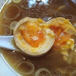 春木屋 - 味のしっかり染み込んだ味玉