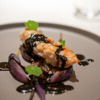 レストラン オオツ - 2021.12 駿河湾産ラングスティーヌ イカスミソース 黒大根