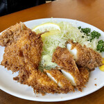 とんかつ 弥次喜多 - 魚フライ定食¥800