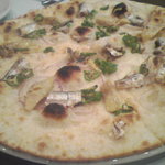 サウザンシーズン - アンチョビとアーティチョークのピザ