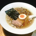 信濃神麺 烈士洵名 - らーめん（細麺）700円。