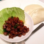 南翔饅頭店 - 飛騨牛の香辣醬炒め
      クリスマスバージョン