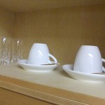 割烹旅館 若松 - カップ　使うとさりげなく下げられ、またセットされている